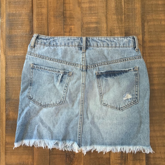 ✨light wash distressed denim skirt✨ - Picture 3 of 3